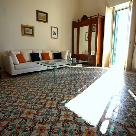Ponente Seaview Apartment Syracuse