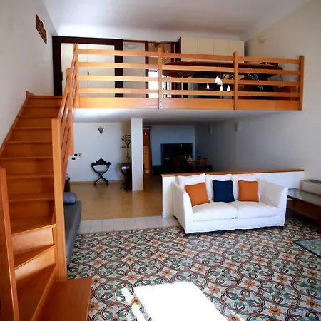 Ponente Seaview * Syracuse